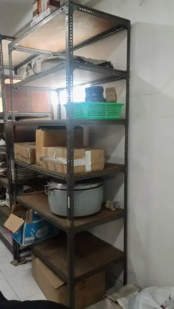 CUCI GUDANG RAK BESI 6 SUSUN