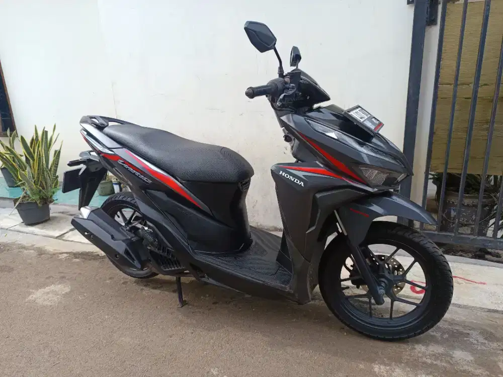 Honda vario led new 125 2019 lengkap bagus