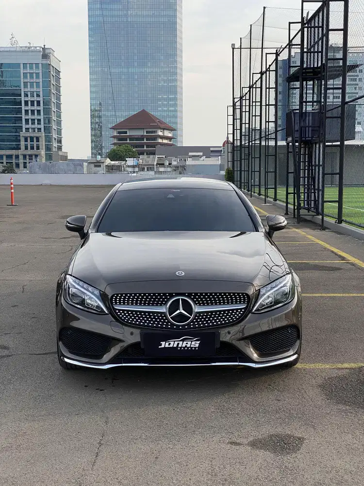 Mercy C300 AMG COUPE 2018 Odo 8000 !!