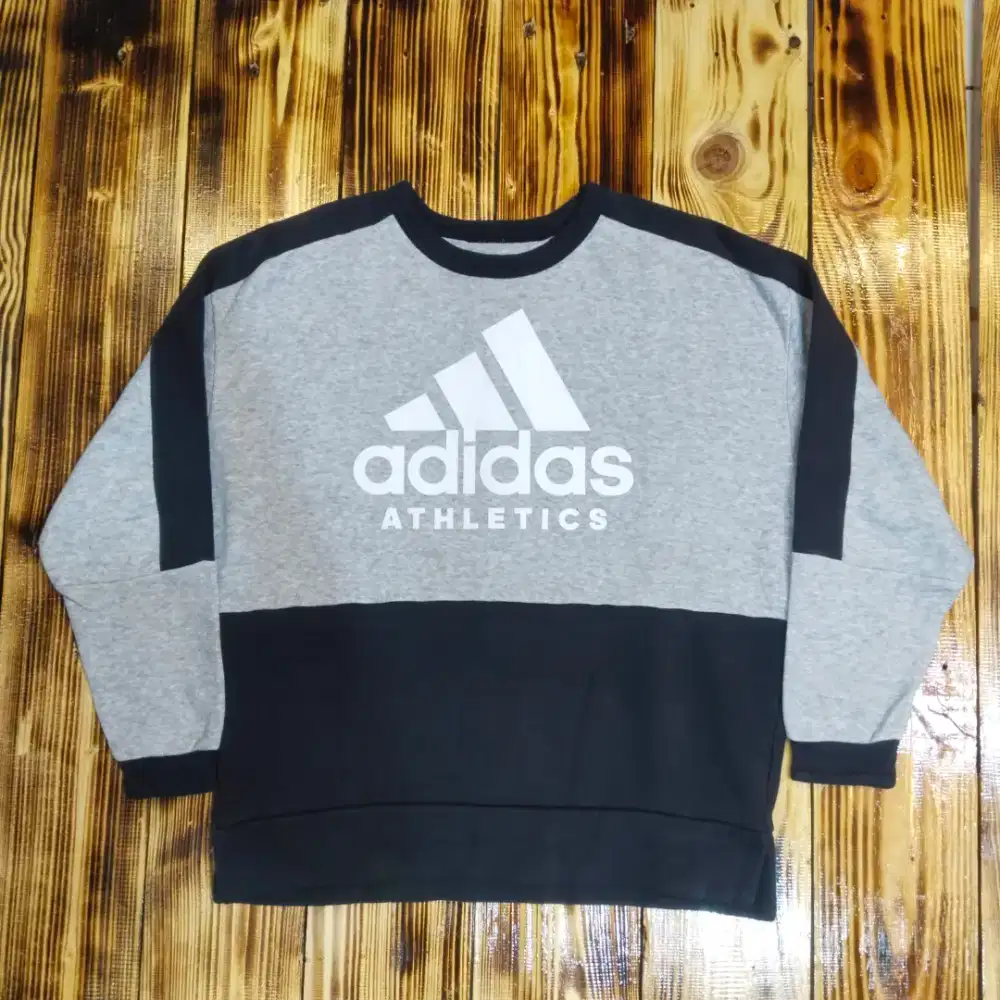 Cn adidas big logo