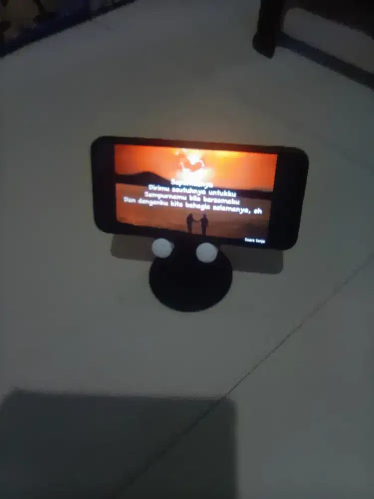 holder hp buat nonton