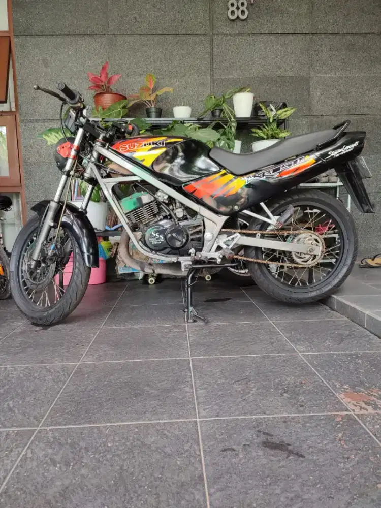 Suzuki RGR 150 Tahun 2000