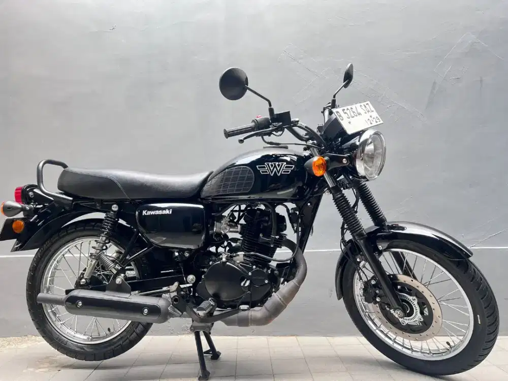 DIJUAL CEPAT !! KAWASAKI W175 INJEKSI ABS TAHUN 2024 SUPER LIKE NEW