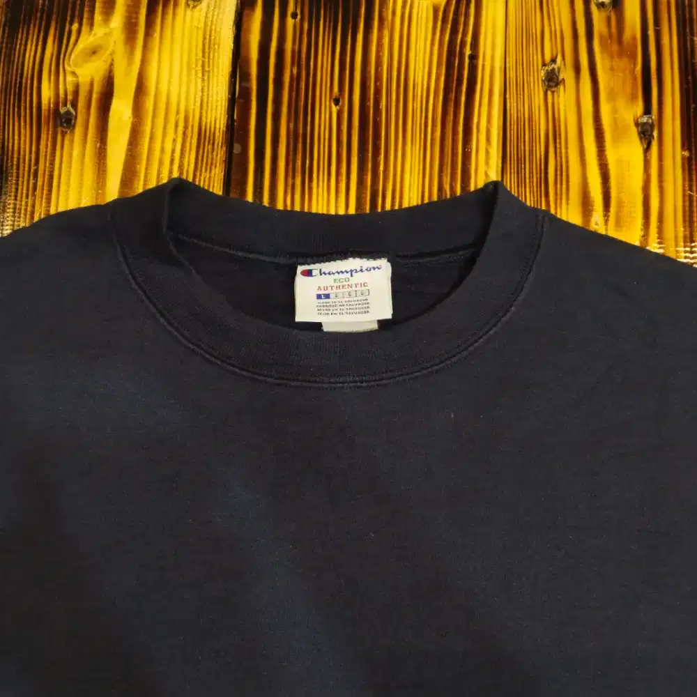Cn champions warna hitam