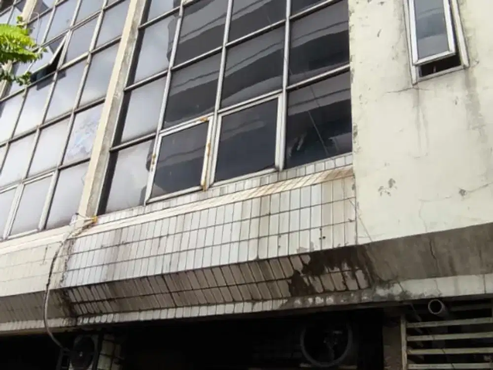 Ruko Di Jatinegara Timur Raya Strategis 260m2 4,5 lantai siap pakai