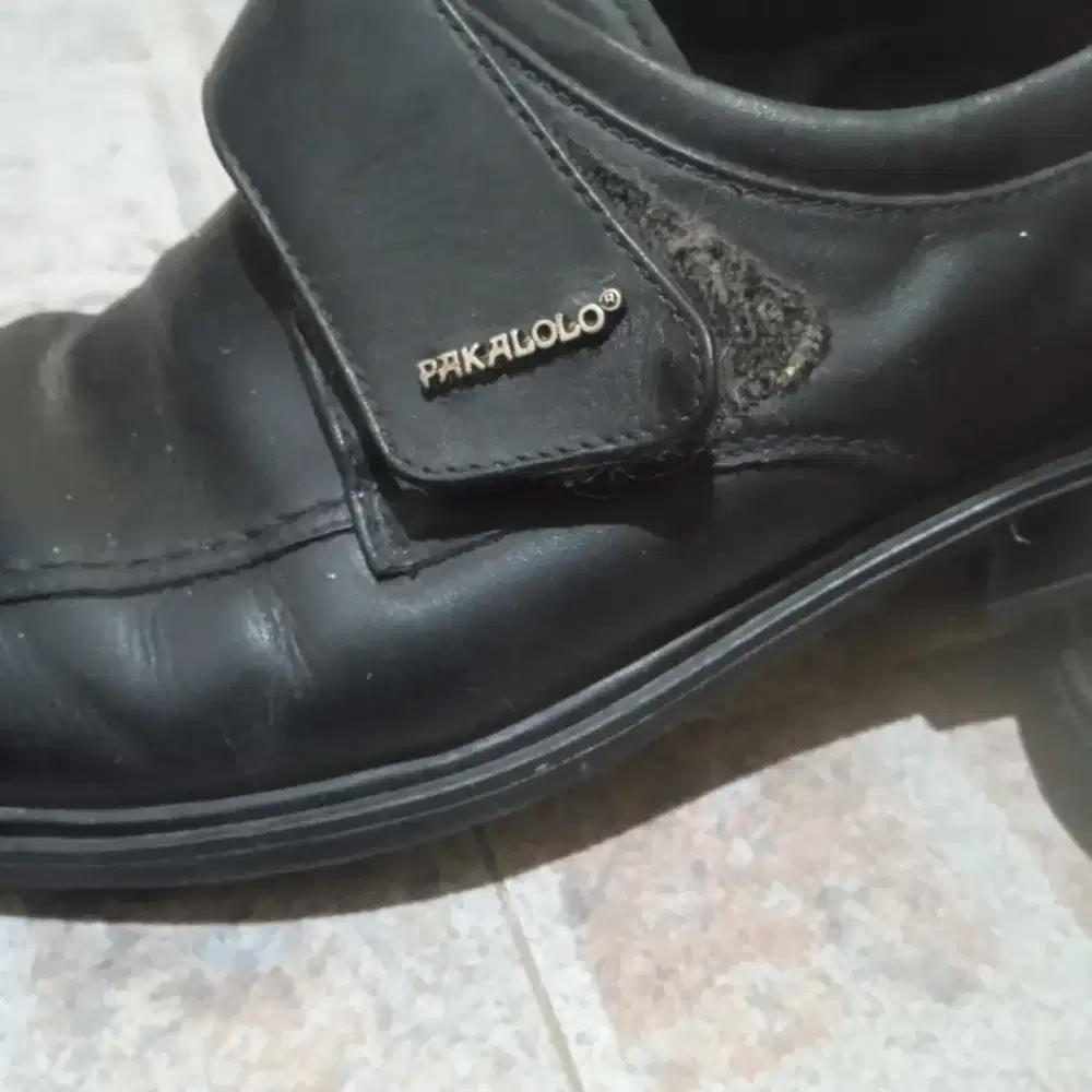 Sepatu formal kerja pria