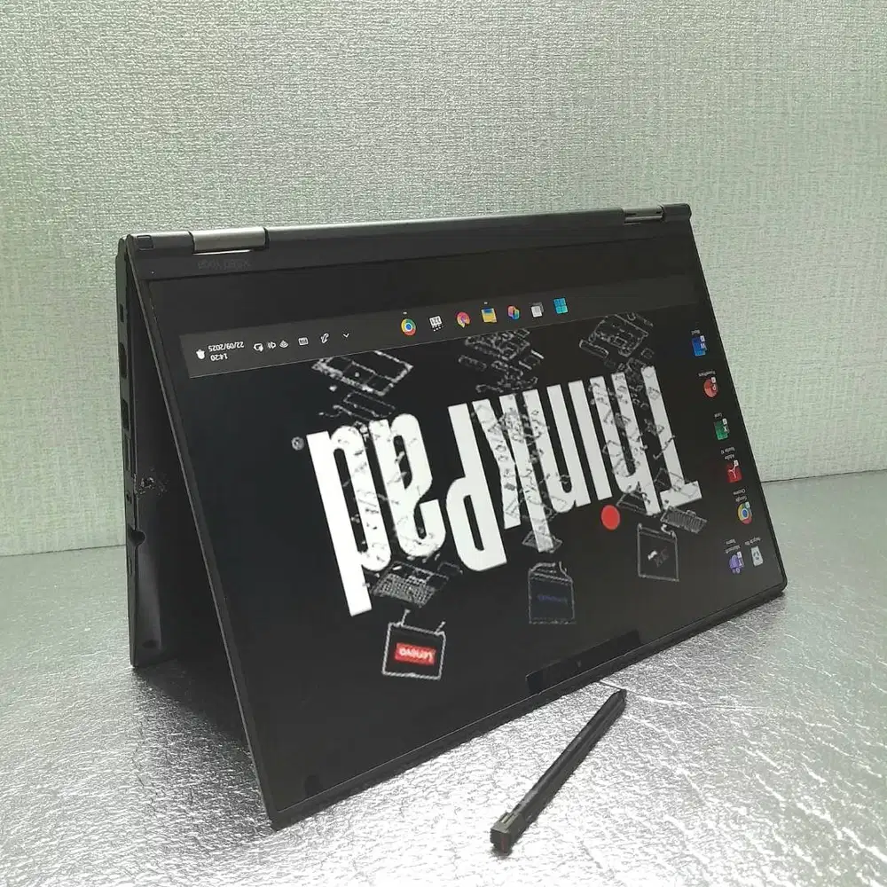 Lenovo thinkpad x380 yoga (touchscreen) core i5-8350U ram 8gb ssd 256g
