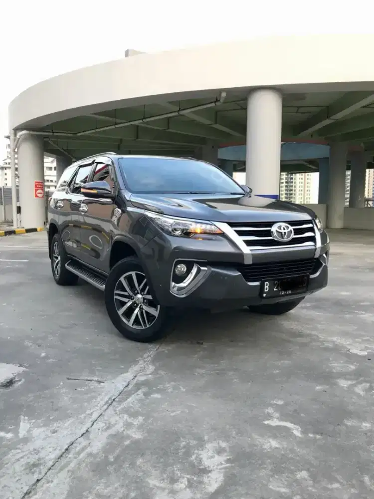 Toyota Fortuner 2.4 VRZ Lux Diesel AT Th 2016 Grey Kondisi Terawat!!