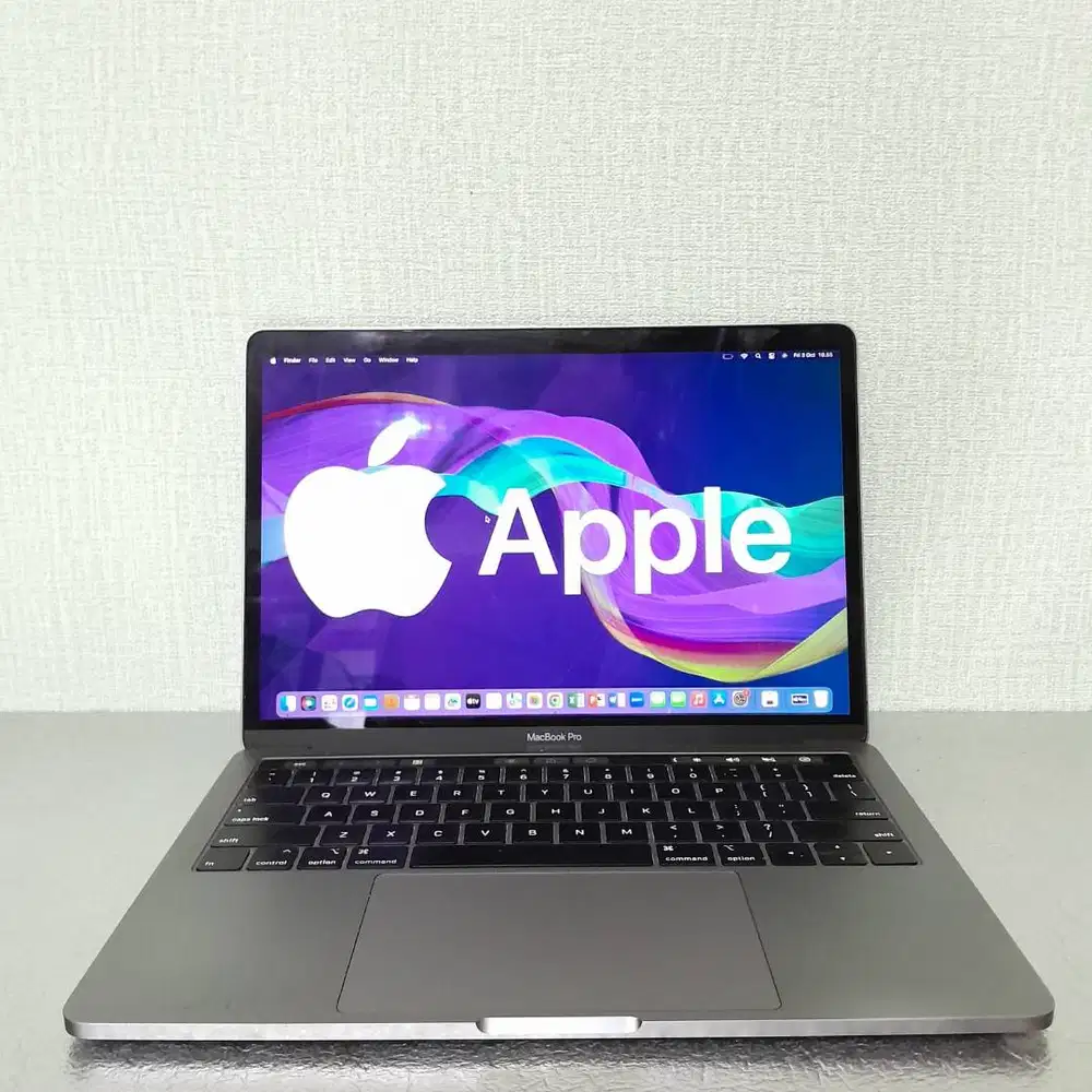 Macbook pro retina 2018 Quad core i5 ram 8gb ssd 256gb iris plus graph