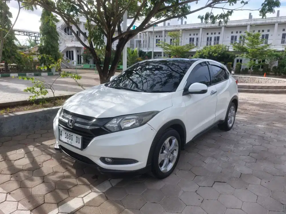 Hrv e cvt 2015 warna putih