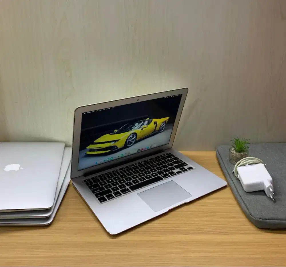 MACBOOK AIR 13 INC CORE I5, LENGKAP TAS, OFFICE ORIGINAL, GARANSI.
