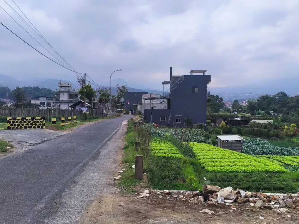 Villa Modern Kota Batu Siap Bangun 3 Lantai Lokasi Sisir