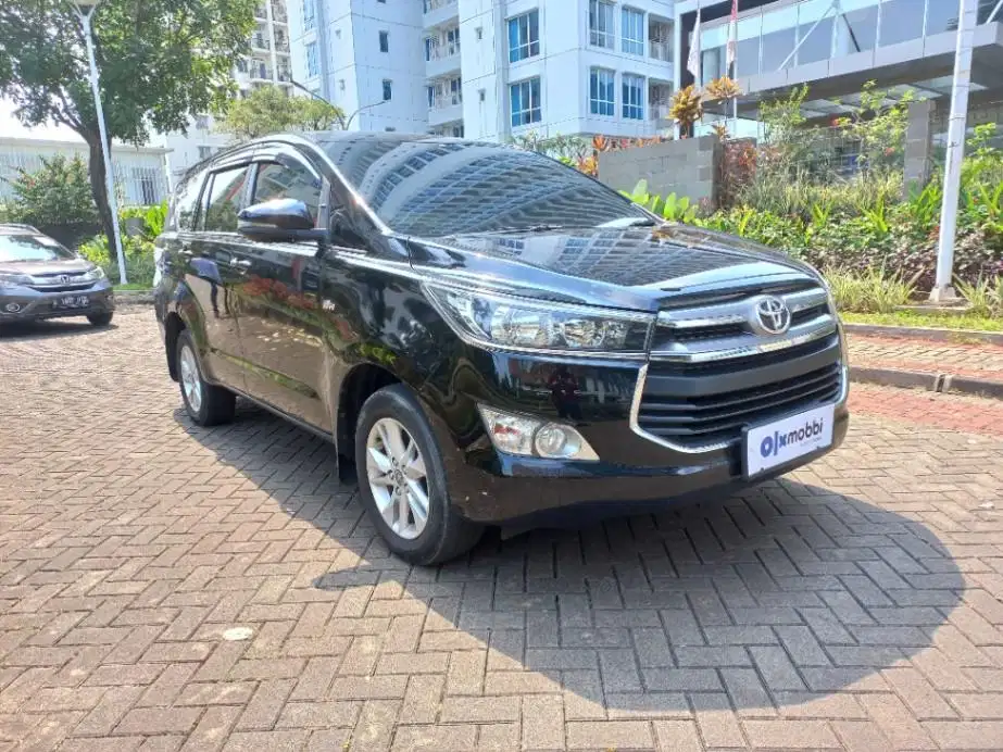 LOW DP Toyota Kijang Innova 2.0 G Bensin-AT 2017 SMJ