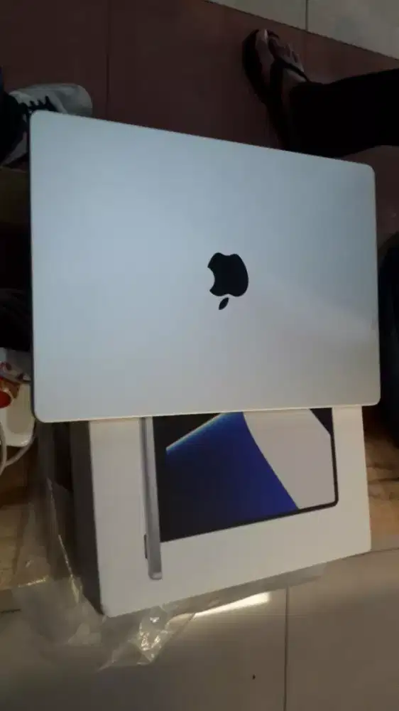 Macbook M1 Pro 16GB 512 Minus Tiba2 mati Waktu ngrjakan tugas