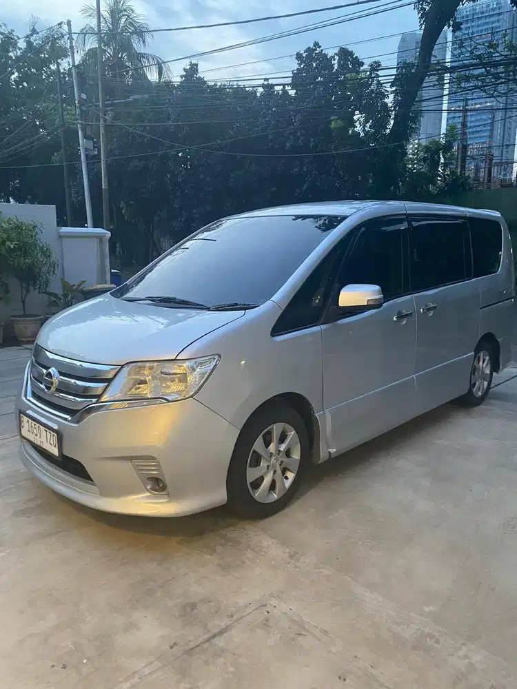 Nissan Serena 2012 Bensin