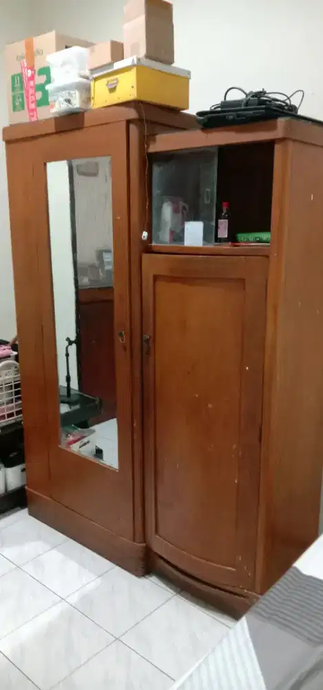 Lemari Kayu 1 Kaca