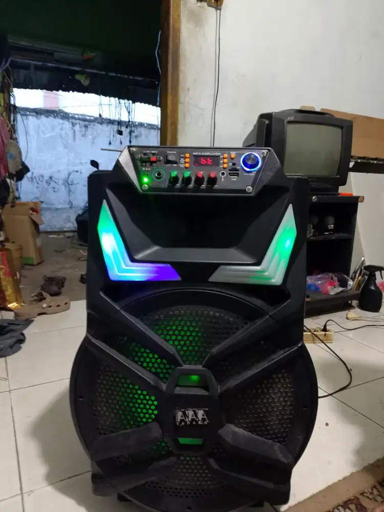 Speaker bluetooth 15 inc