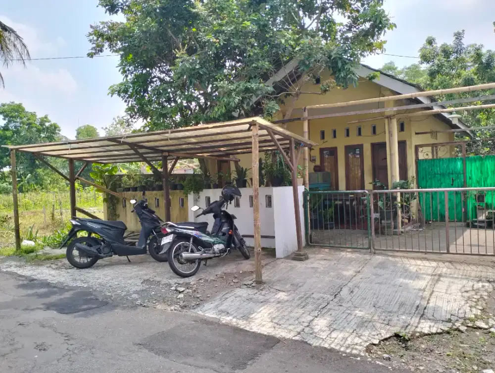Rumah murah tanah luas di jl Kaliurang km 12 mrisen Sardonoharjo Ngagl