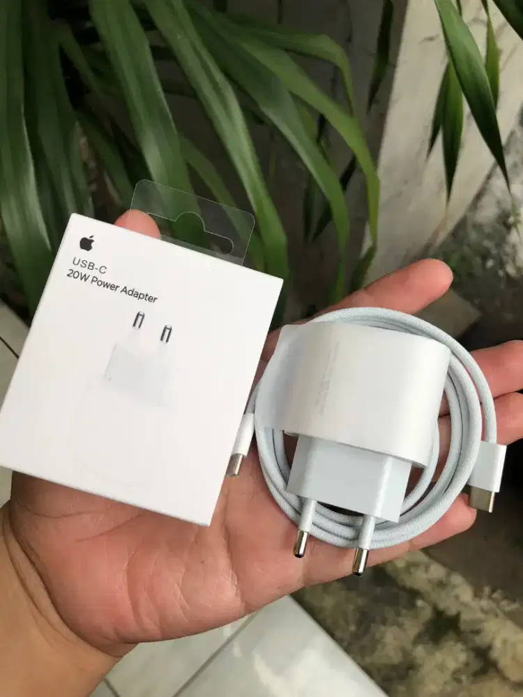 Charger iP 15 C to C