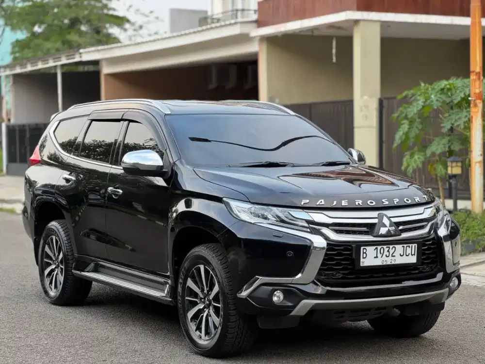 Mitsubishi Pajero Dakar AT 2019/2020 Hitam