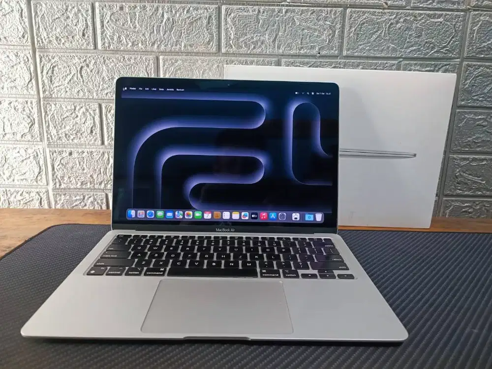 Macbook Air M1 2020 RAM 8GB SSD 256GB Mulus