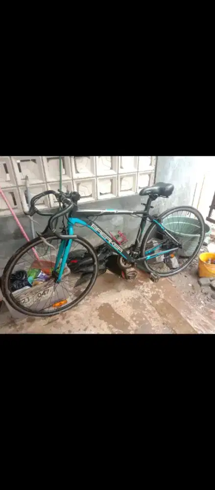 Sepeda balap breaker Genio
