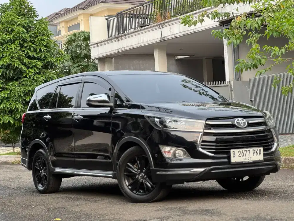 Toyota Innova Venturer 2.4 AT Diesel 2019 Hitam 2020