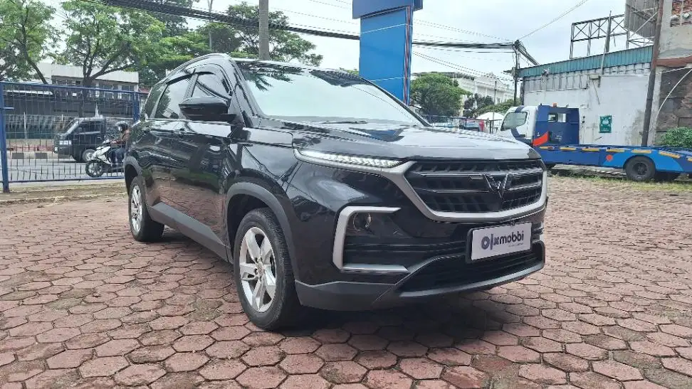 DP MURAH Wuling Almaz 1.5 Smart Enjoy 7-Seater-MT 2021 Putih CFFXB