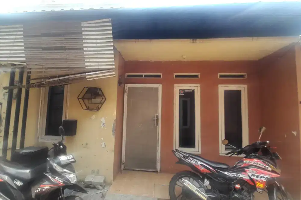 DI JUAL RUMAH BERIKUT ISI, LOKASI DI KALIABANG TENGAH, KOTA BEKASI.