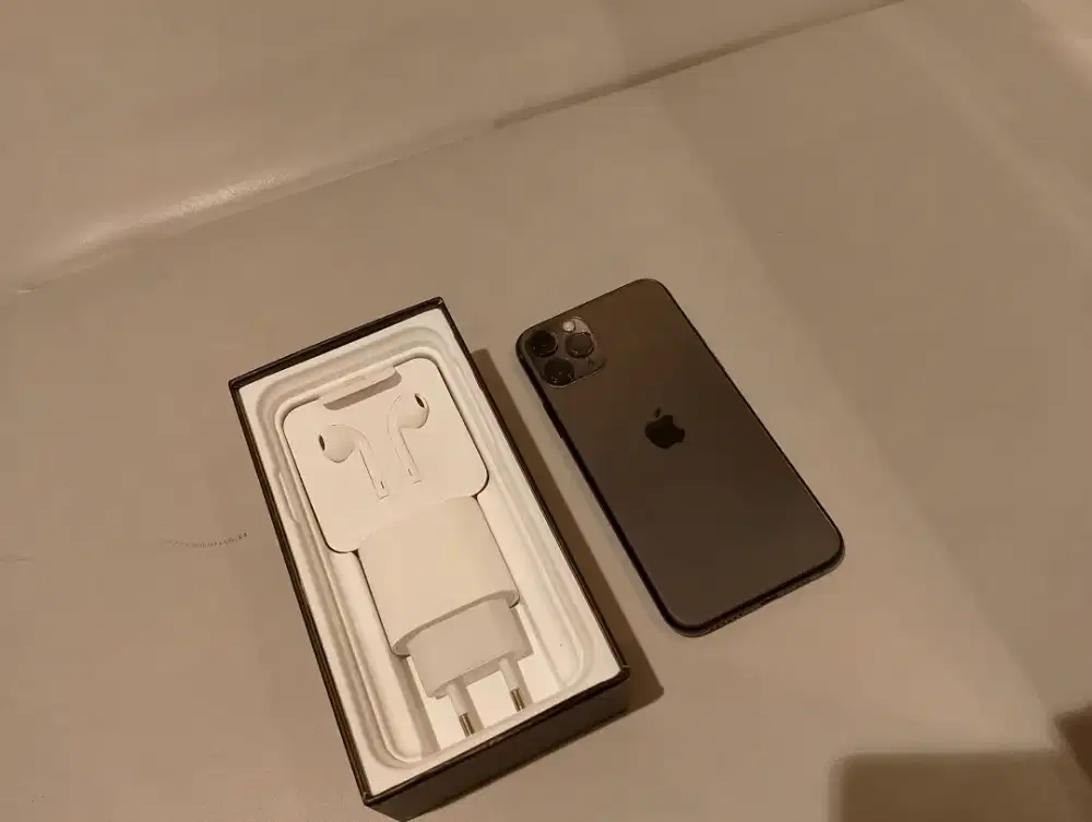 Iphone 11 pro max 256gb masih jadi yg terbaik