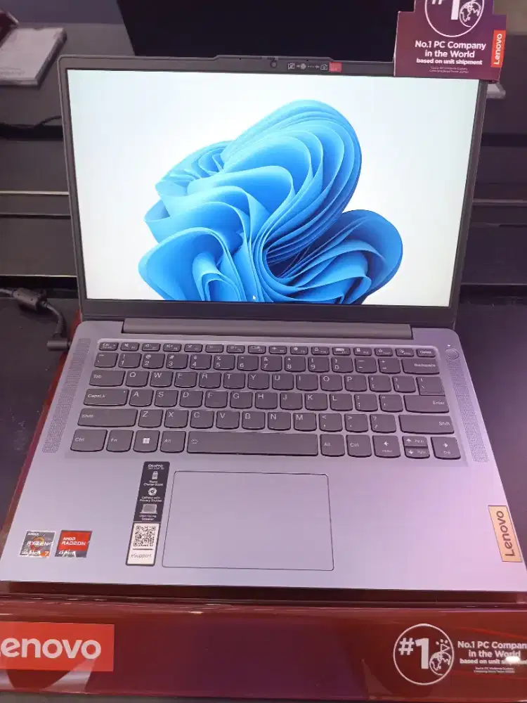 Laptop Lenovo IdeaPad Slim 3 14ABR8
