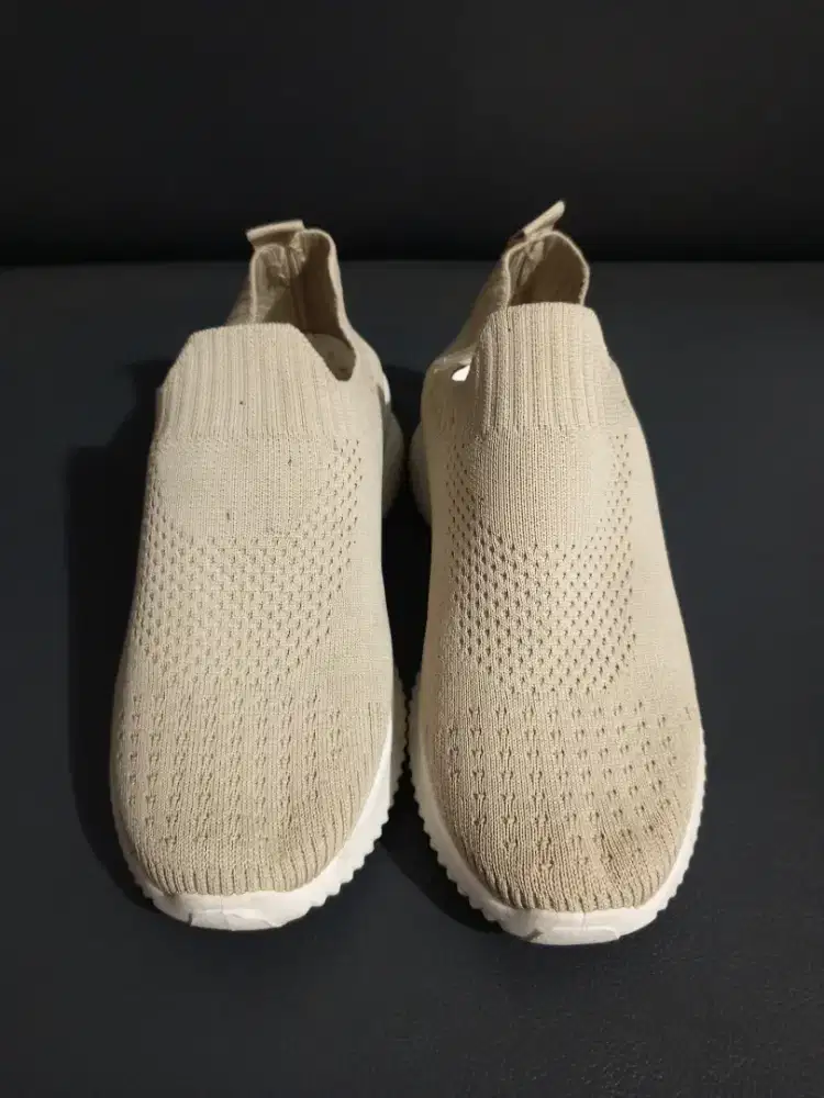 Sepatu Slip On Wanita