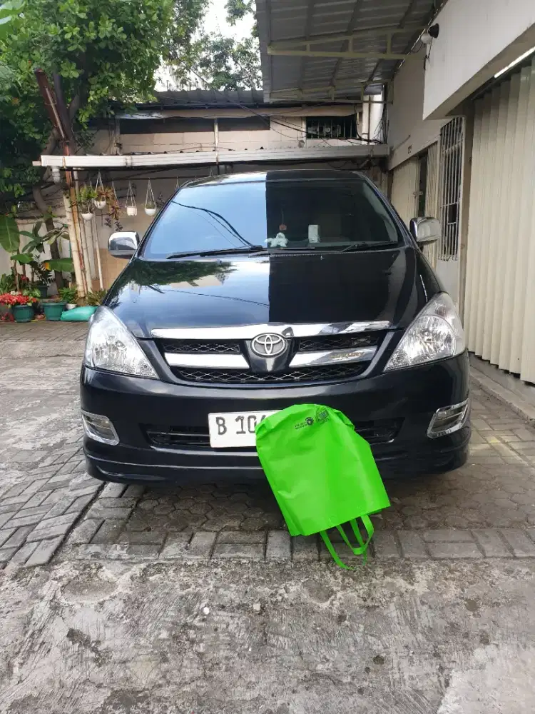 Kijang inova v deluxe 2007 hitam