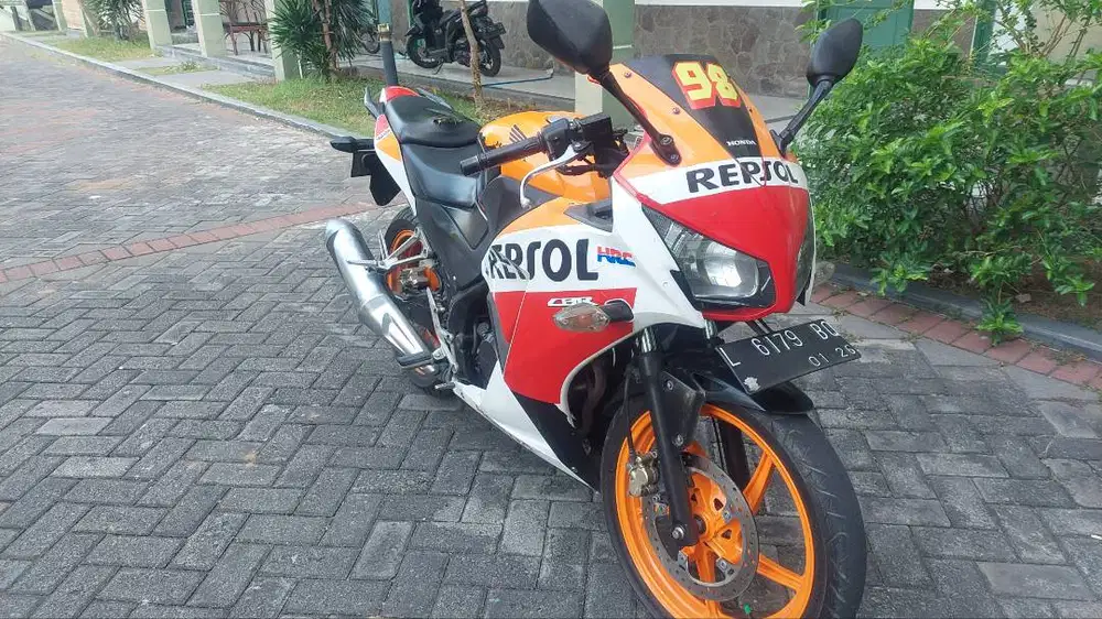 Honda cbr 150 Repsol 151