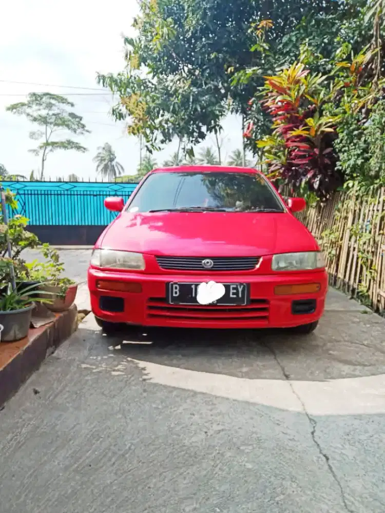 MAZDA  323 LANTIS (1996)