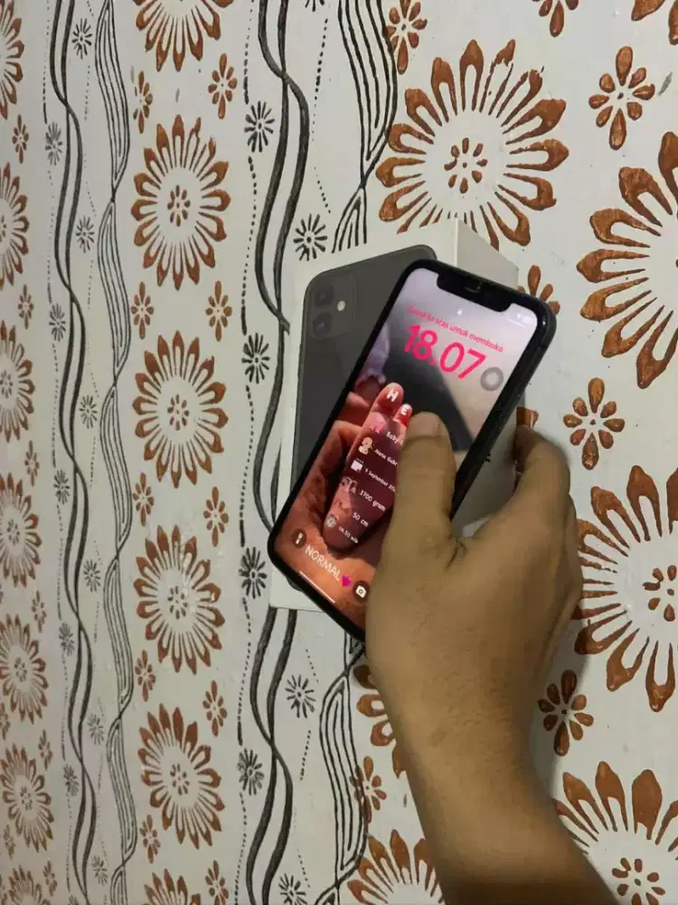 FOR SALE !!! iPhone 11 64gb