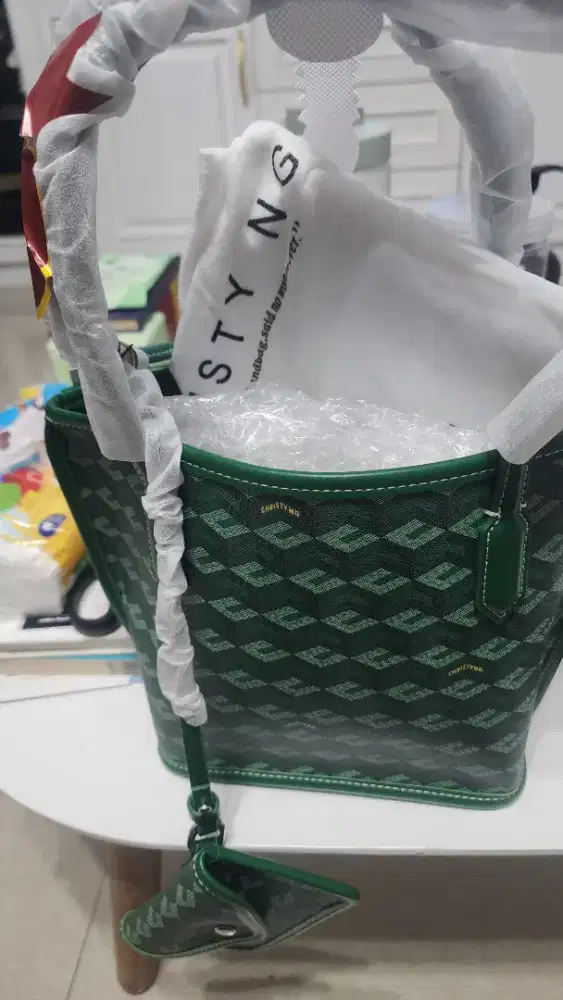 Christy Ng Russo Warna Green
