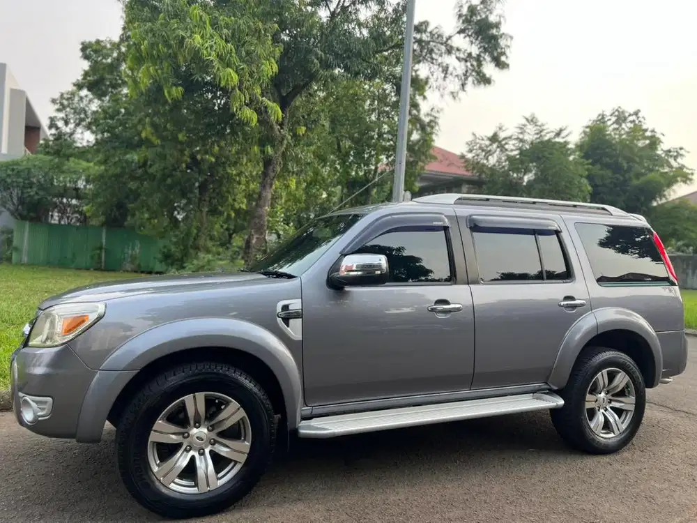 Everest 2011 xlt DARI BARU Low KM ASLI FULL Record Resmi CAT ORIGINAL