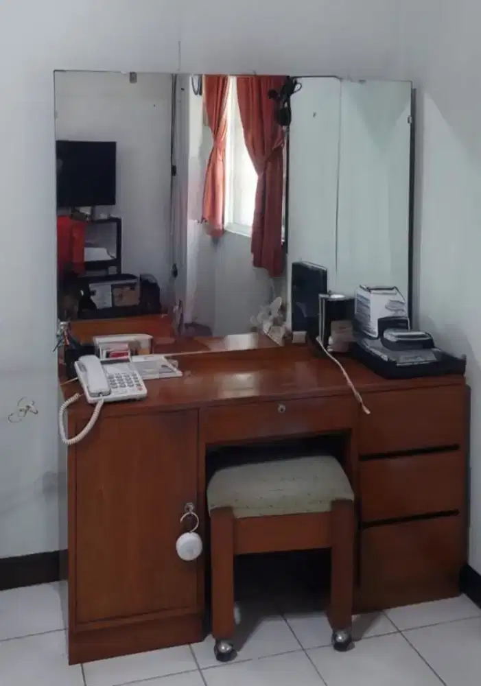 Meja rias kayu jati