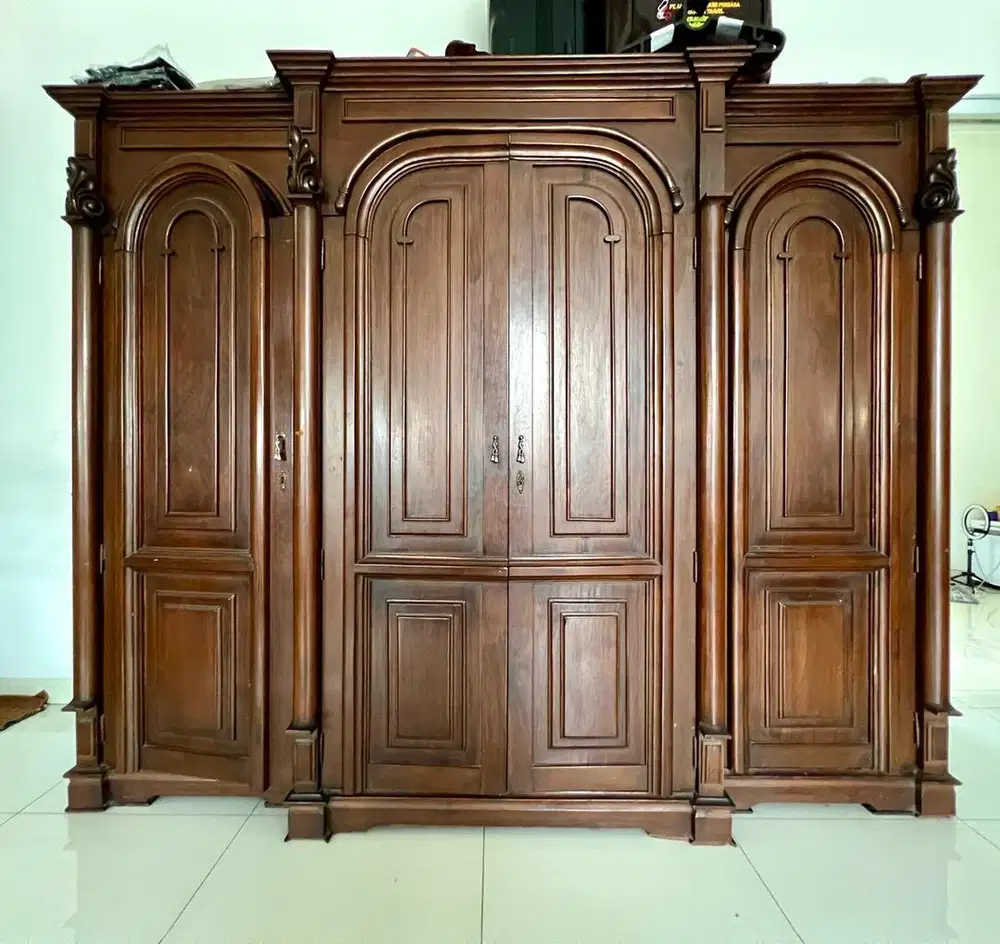 Lemari kayu jati asli