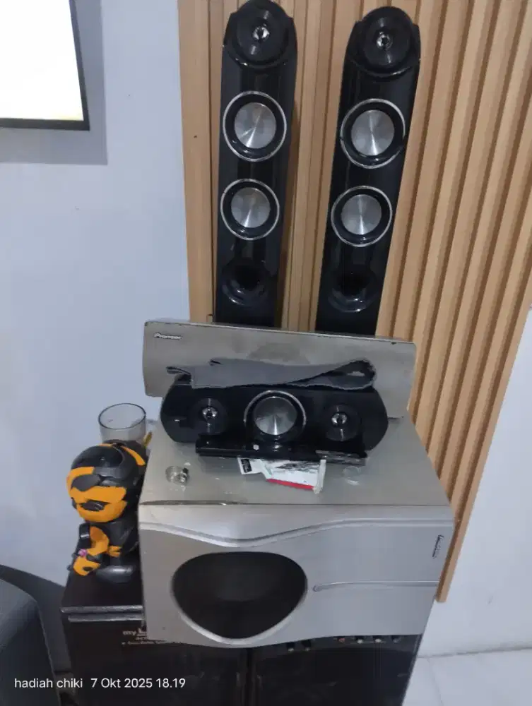 Speker aktif dan pasif home theatre