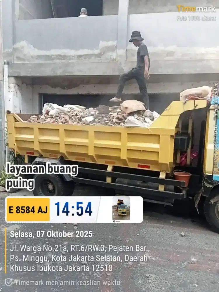 Jasa buang puing dan sampah