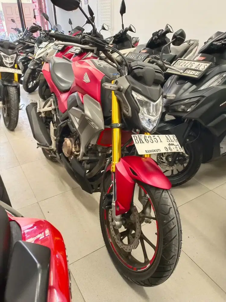 Honda CB 150R SE V4 tahun 2023 warna Merah Dop 150 R CC Red Doff Naked
