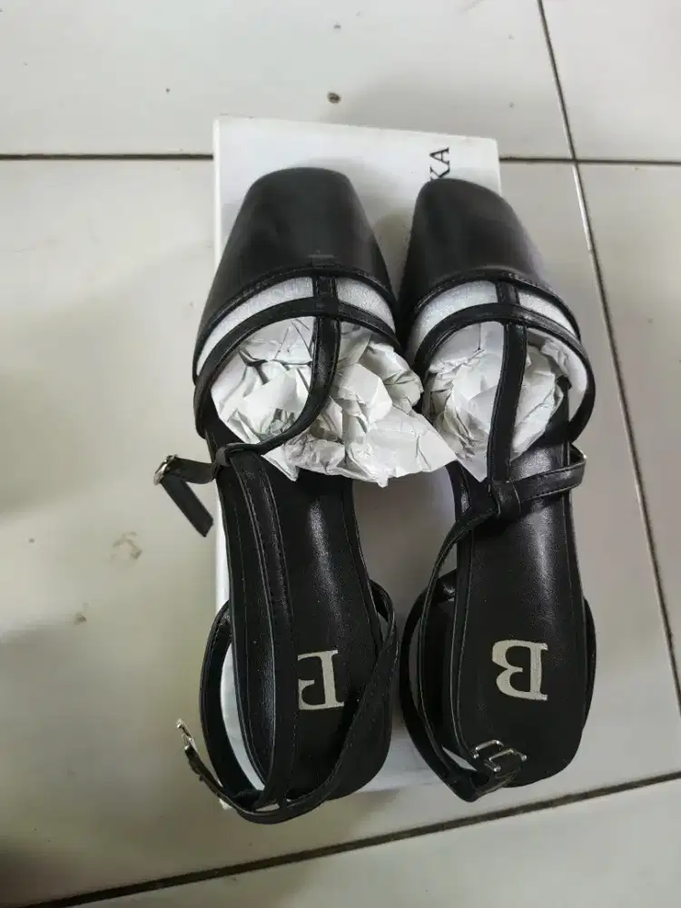 Sepatu berrybenka