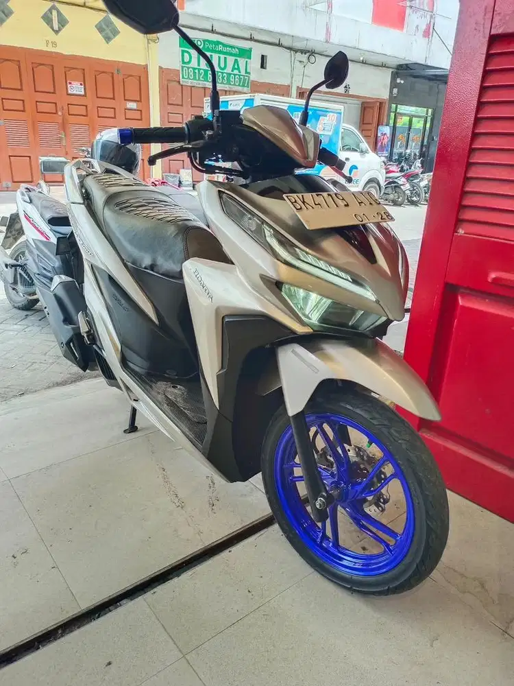 Honda Vario 150 Keyless 2018 warna Silver Vario150 CC Motor Matic Irit