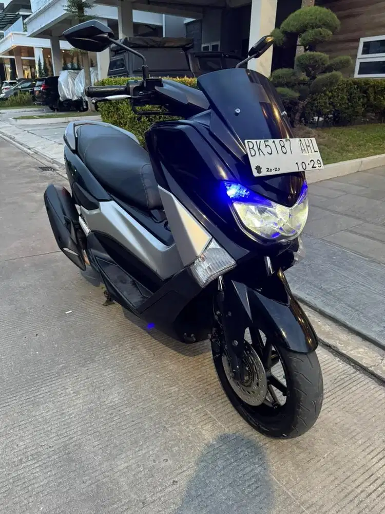Yamaha Nmax 155 CC tahun 2017 warna Hitam Gloss Nmax155 Motor matic