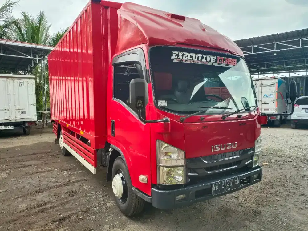 Truk Isuzu nmr 71 SD L th 2020 Box