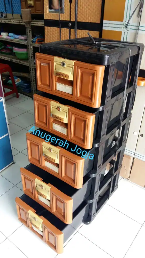 lemari Napolly STB 5