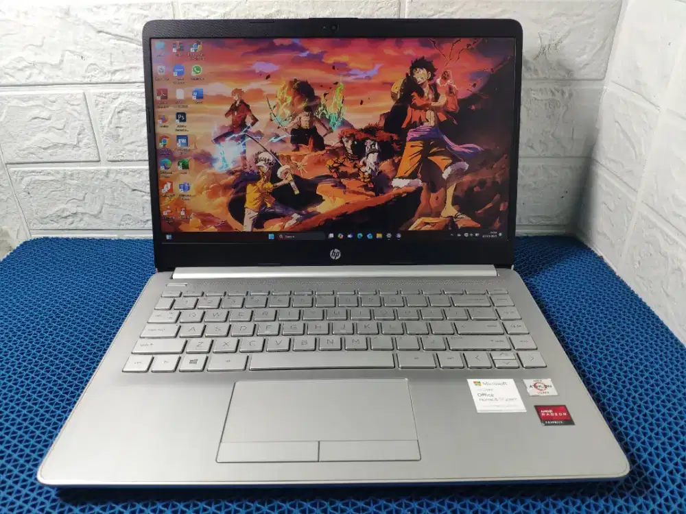 Hp 14s AMD Athlon Silver 3050U RAM 4GB NVME 512GB VGA Radeon MULUS