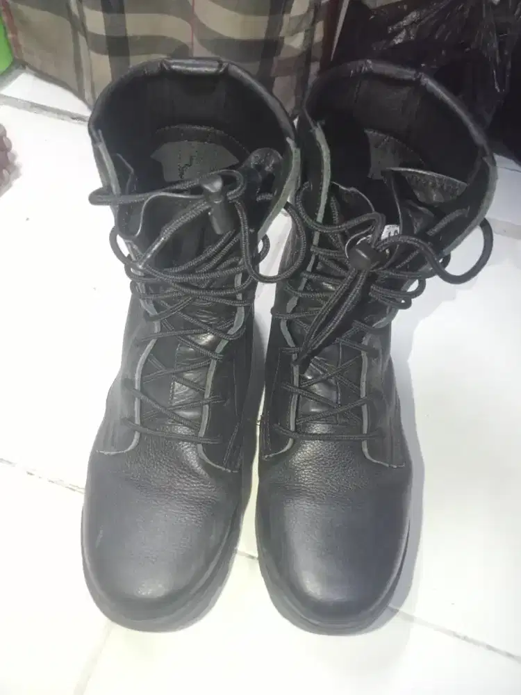 Sepatu PDL TNI ukuran 42